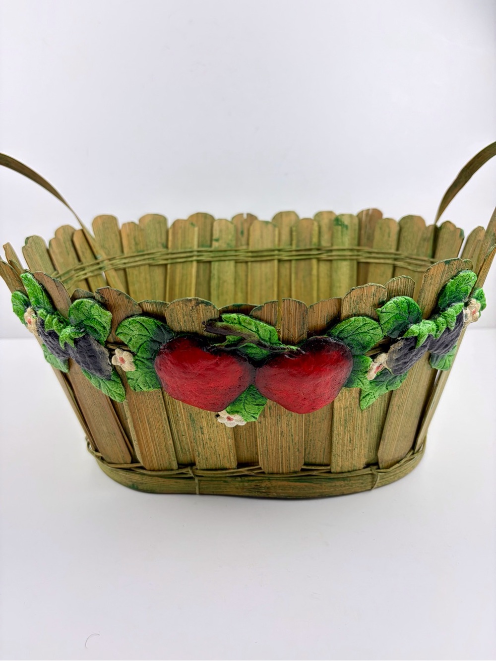 Decorative Woven Green Basket Fruit Applique 10 x 12 x 6 in Country Cottage